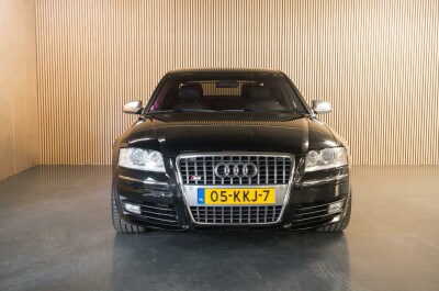 Audi-A8-2